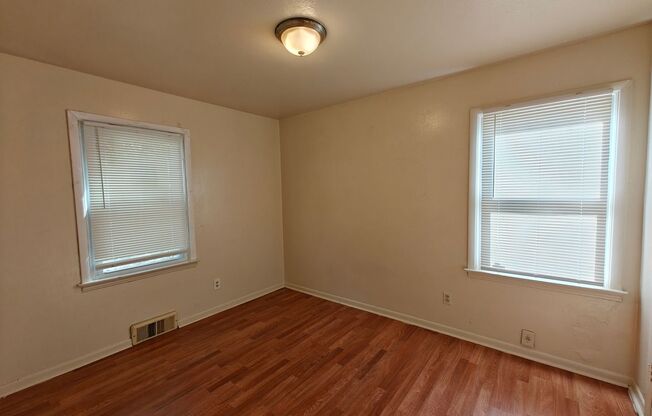 3 beds, 1 bath, $1,350