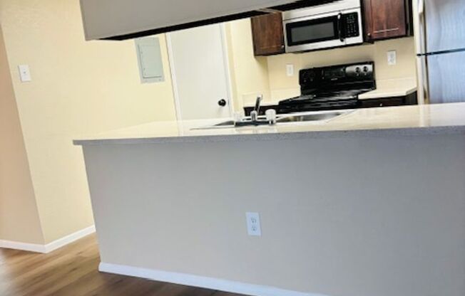 2 beds, 1 bath, 830 sqft, $1,349, Unit 140