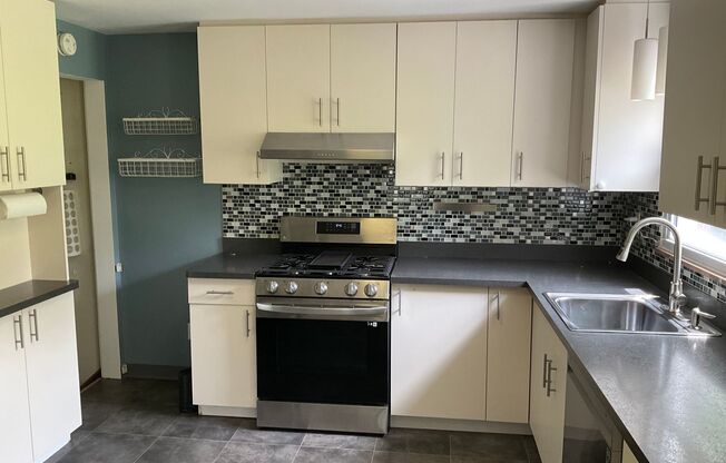3 Bedroom - Peaceful Living Just Minutes from the City