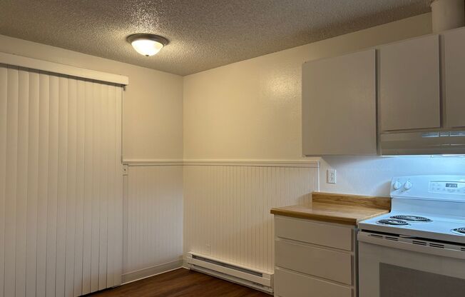 2 beds, 1 bath, 840 sqft, $1,295, Unit 2287