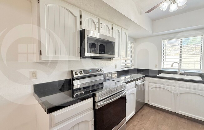 5726 N 10 ST