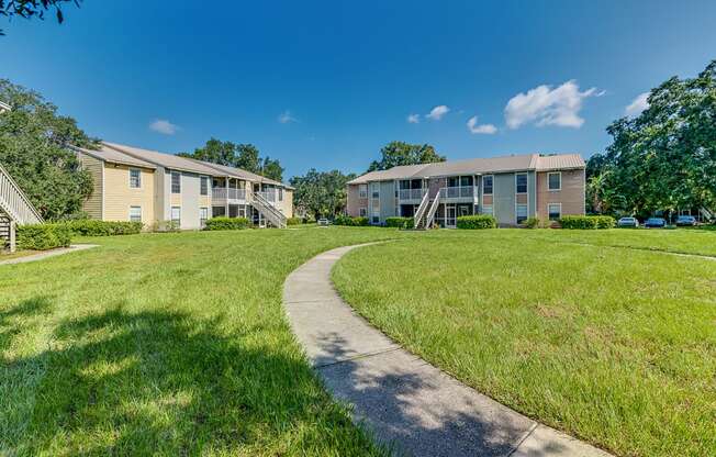 the preserve at ballantyne commons apartments walking path to apartment buildings