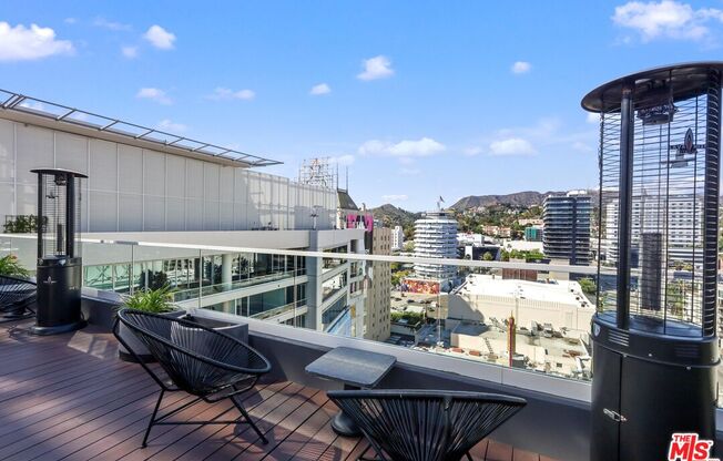 1 bed, 2 baths, 1,270 sqft, $5,700, Unit 5J