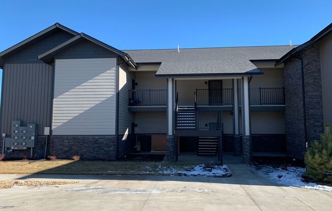 Fantastic Condo on Windsor Lake