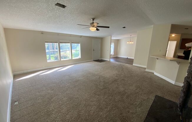 3 beds, 2 baths, $1,775, Unit # OAKLAND HLS