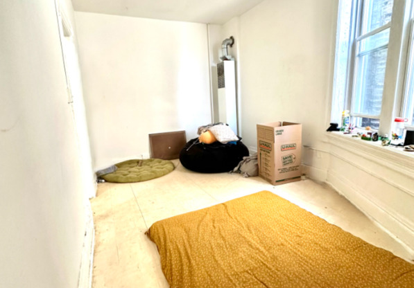 1325 W 18 ST