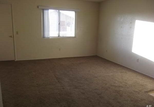 2 beds, 1 bath, 790 sqft, $1,495, Unit 03