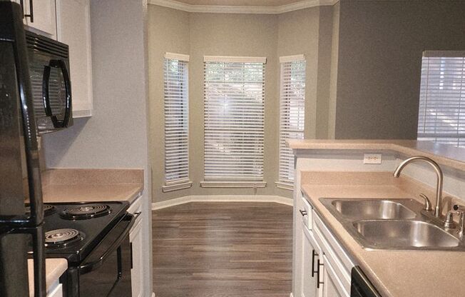 2 beds, 2 baths, 1,002 sqft, $1,695, Unit 704-u