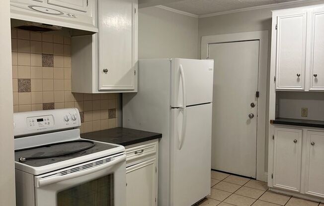 2 beds, 1 bath, 1,110 sqft, $1,250, Unit Front