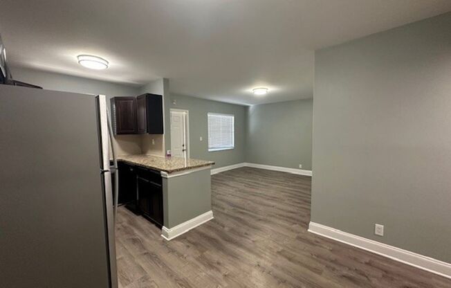 2 beds, 1 bath, 800 sqft, $1,925, Unit 6