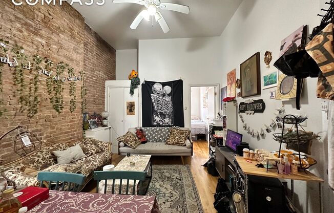 349 W 45th St 2A