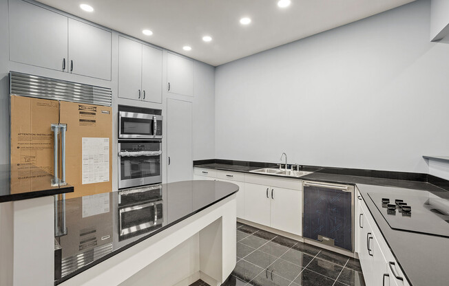 22 E 18 ST