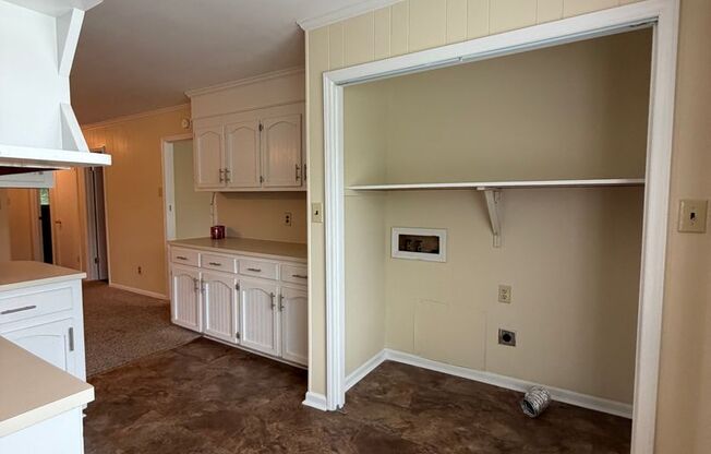 3 beds, 2 baths, 1,070 sqft, $1,400, Unit 2348F