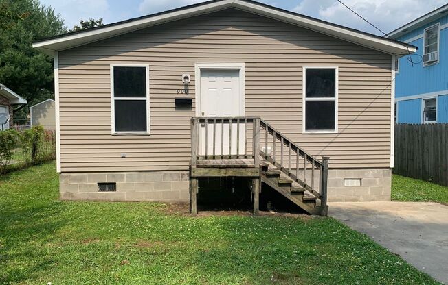 3 beds, 2 baths, $1,600