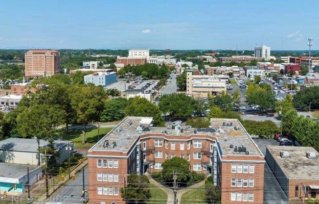 1 bed, 1 bath, 800 sqft, $1,100, Unit B