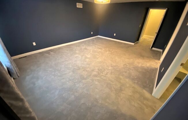 4 beds, 2.5 baths, $4,199