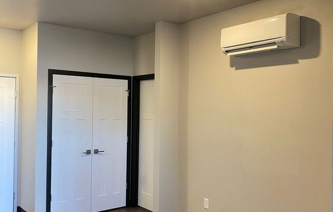 1 bed, 1 bath, 821 sqft, $1,325, Unit 204