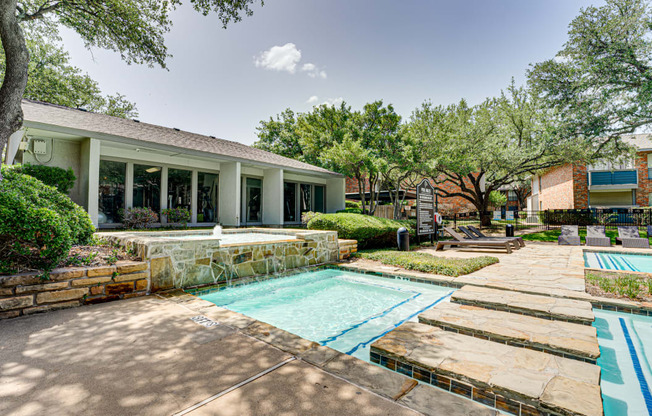 Hot Tub And Pool at Southern Oaks, Fort Worth