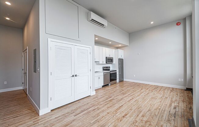 Studio, 1 bath, 388 sqft, $1,241, Unit 100