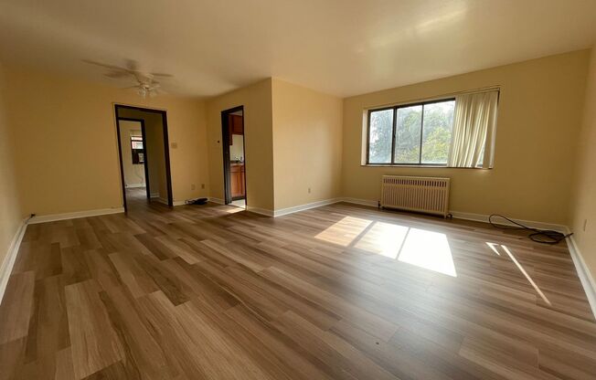 1 bed, 1 bath, 600 sqft, $1,229, Unit 5627 Rippey St. #B5