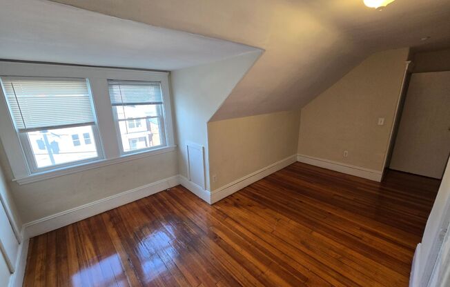 8-10 Howard St