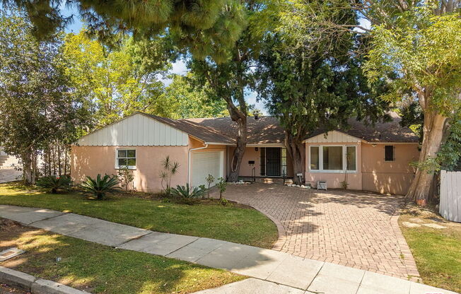 9149 HILLSBORO DR