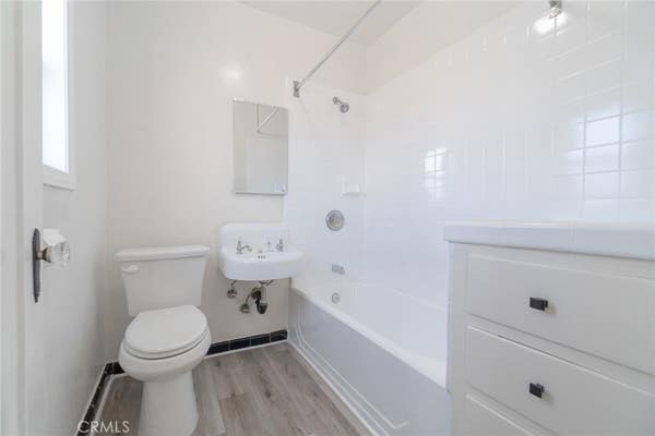 713 W 14 ST
