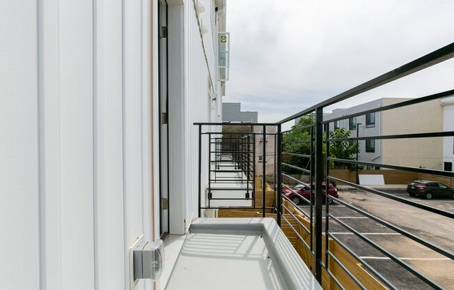1 bed, 1 bath, 650 sqft, $1,395, Unit 1240 - B