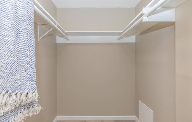 1 bed, 1 bath, 700 sqft, $1,240