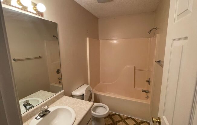 2 beds, 2 baths, $1,200