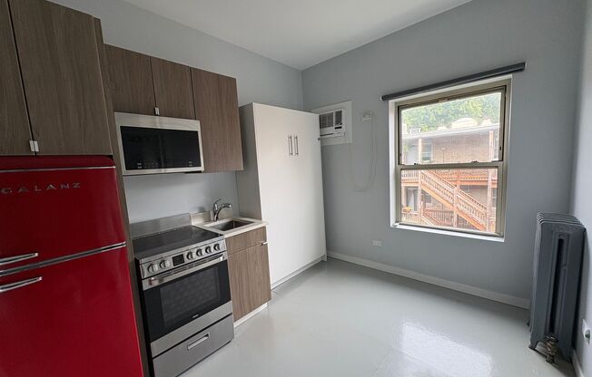 Studio, 1 bath, $1,050, Unit 110