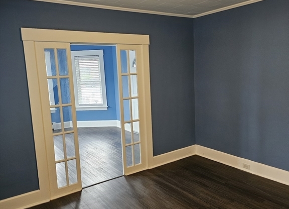 27 PLEASANT ST