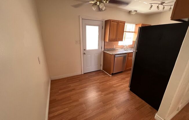 **4 WEEKS FREE!!** Please contact Anastasia Sisneros 480-261-9549 to schedule a tour!