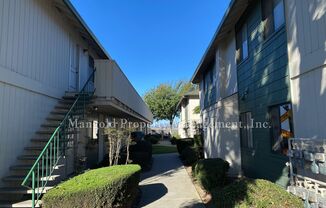 2 beds, 1 bath, 717 sqft, $2,300, Unit 42-D