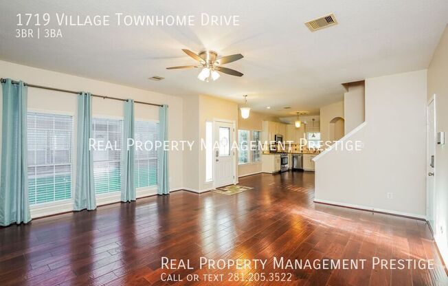 1719 VLG TOWNHOUSE DR