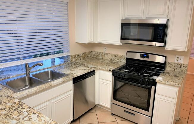 1228 Scenic View St. Upland 91784 (4 BED / 2.5 BATH)