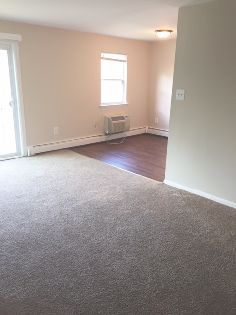 2 beds, 1 bath, 1,100 sqft, $1,540, Unit E201