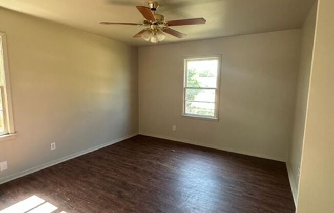 4 beds, 1 bath, $1,350