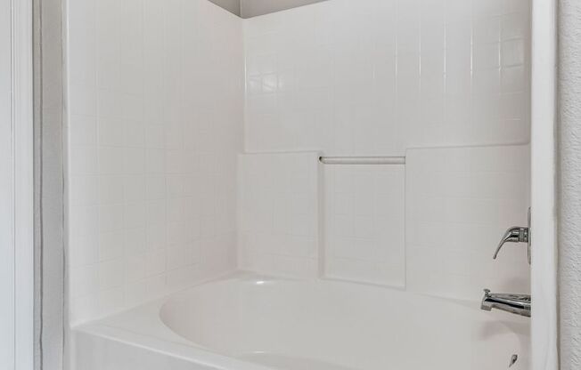 2 beds, 2 baths, $1,475, Unit # 2174