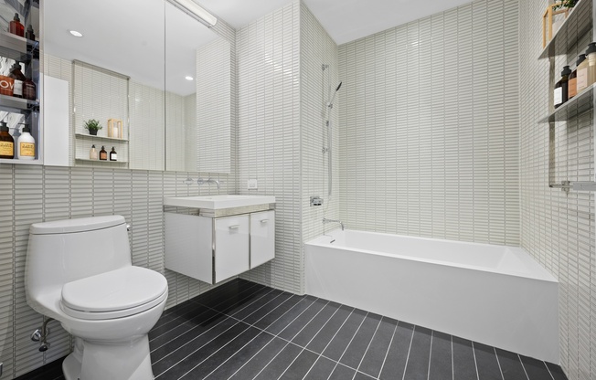 2 beds, 2 baths, 1,123 sqft, $8,450, Unit 25M