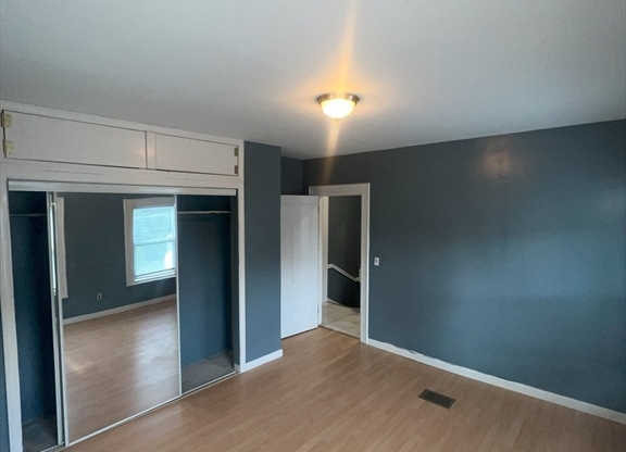 2 beds, 1 bath, 1,100 sqft, $2,700, Unit 3