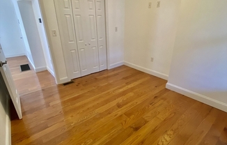 1 bed, 1 bath, 700 sqft, $2,200, Unit 1R