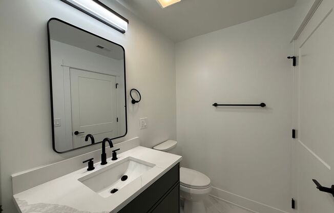 1 bed, 1.5 baths, 689 sqft, $2,400, Unit 207