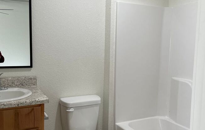 1 bed, 1 bath, 600 sqft, $1,050, Unit 25