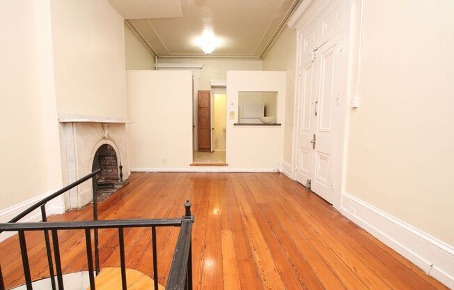 Spacious Bilevel 1 BR, 1.5 BA & More!*Available September*