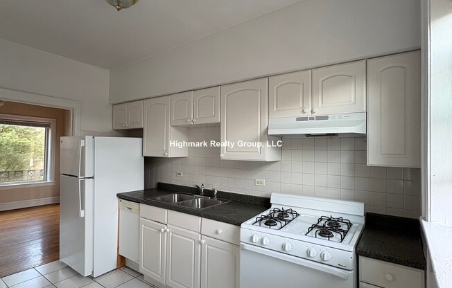 830 Reba Pl