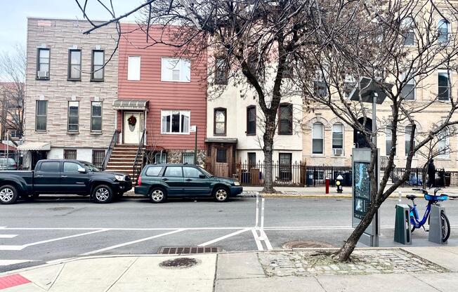 1 bed, 1 bath, 700 sqft, $3,000, Unit 1