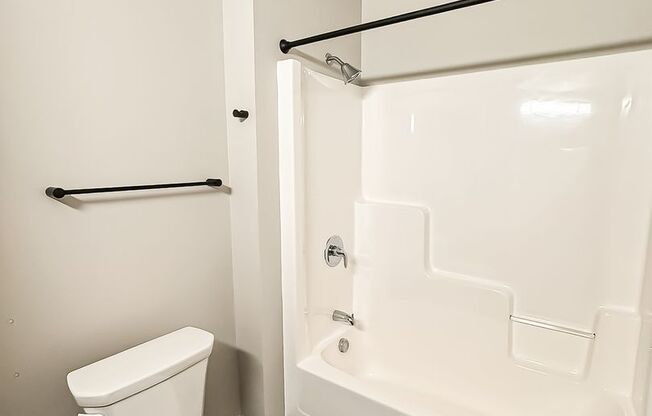 2 beds, 2 baths, 1,339 sqft, $1,940, Unit 124