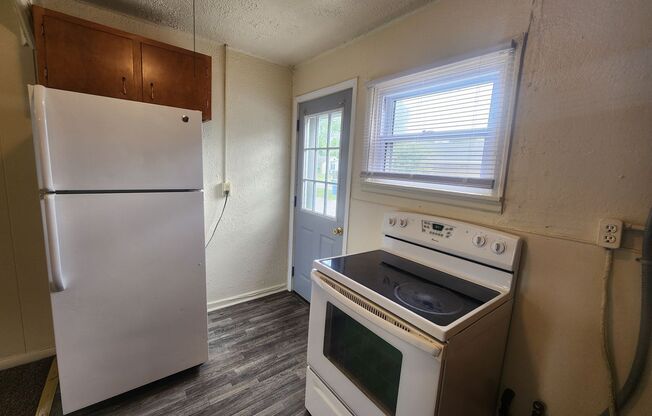 2 Bedroom 1 Bath Apartment