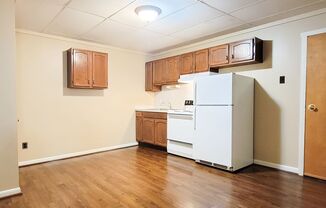 2 beds, 1 bath, $1,400, Unit Apt 8